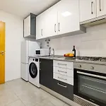 And Amazing Flat דירה *